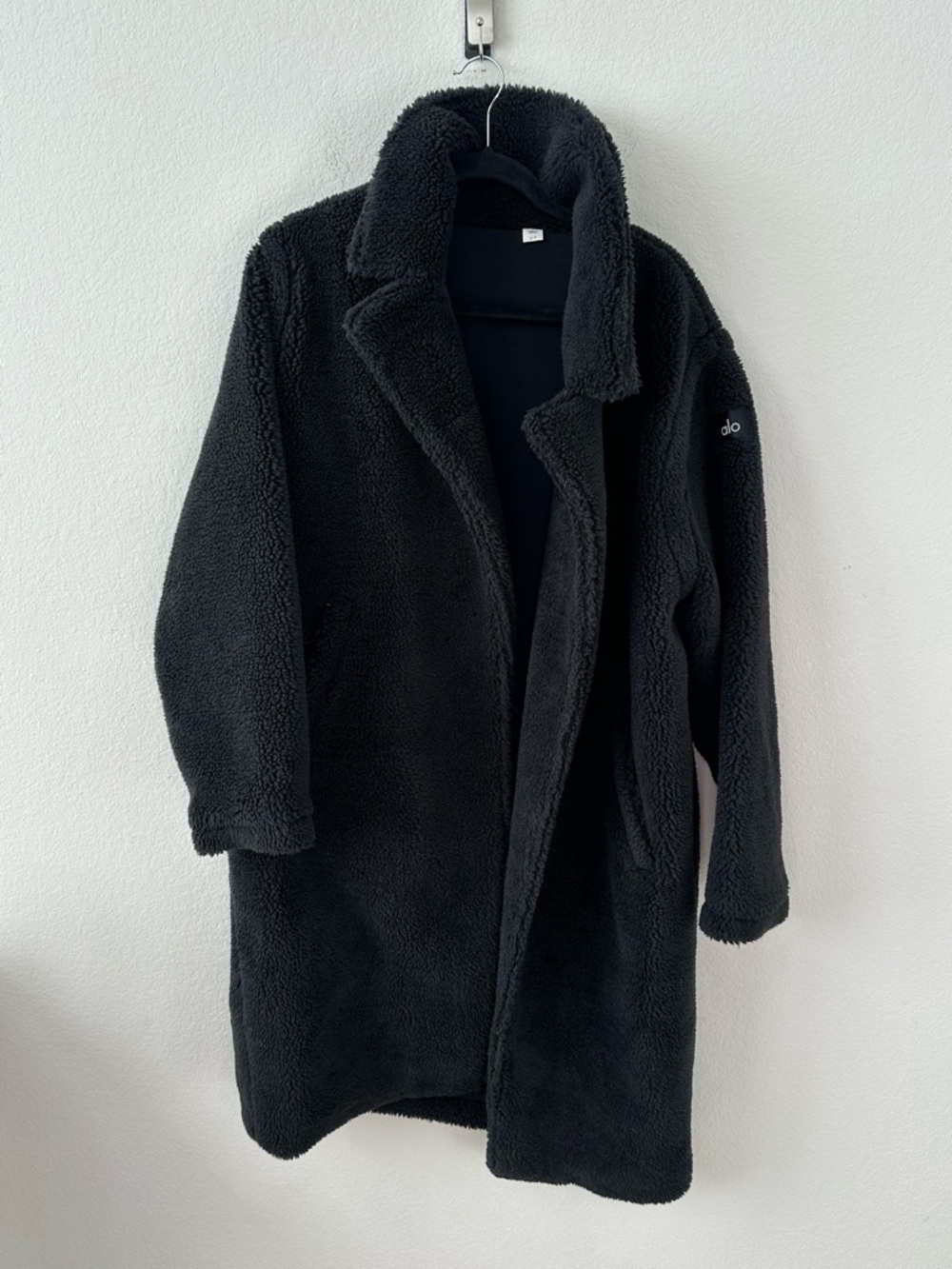 ALO Yoga Oversized Sherpa Teddy Trench Coat in Black SZ S - Picture 2 of 7